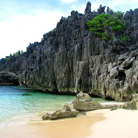 Reddoorz Near Colgante Bridge Naga City Esterno foto