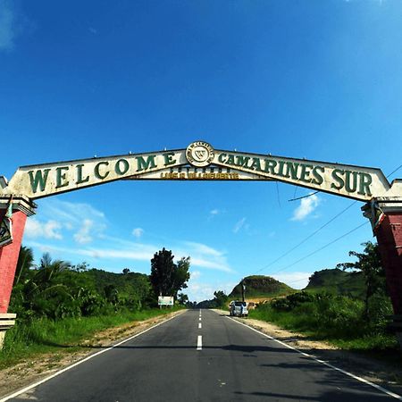 Reddoorz Near Colgante Bridge Naga City Esterno foto