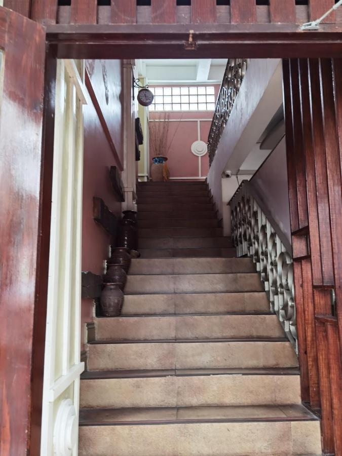 Reddoorz Near Colgante Bridge Naga City Esterno foto