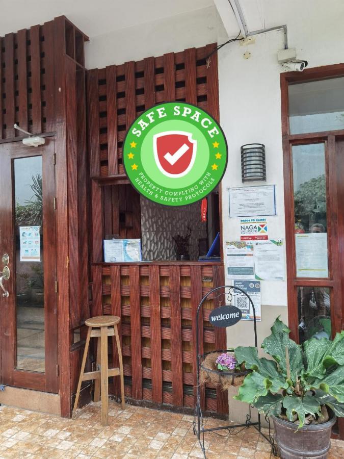 Reddoorz Near Colgante Bridge Naga City Esterno foto
