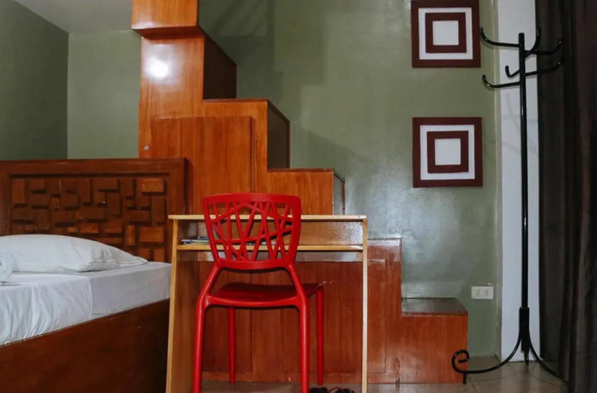 Reddoorz Near Colgante Bridge Naga City Esterno foto
